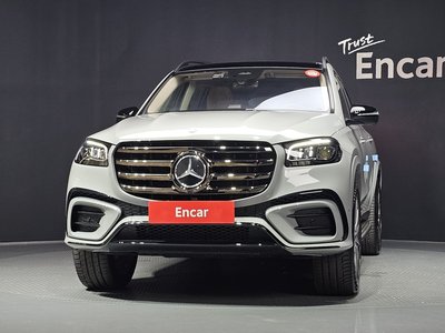 2025 Mercedes-BENZ GLS — фото 2