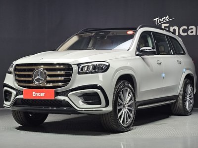 2025 Mercedes-BENZ GLS — фото 1