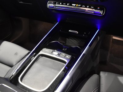 MERCEDES-BENZ GLB - 8