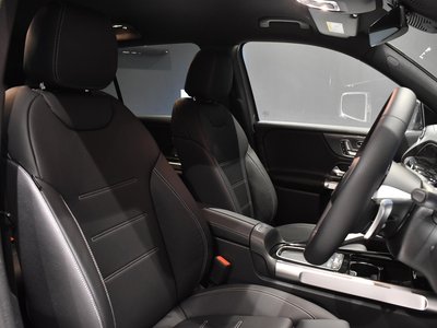 MERCEDES-BENZ GLB - 4