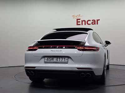 PORSCHE PANAMERA - 4