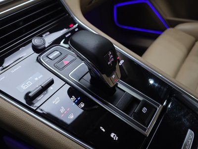 PORSCHE PANAMERA - 9