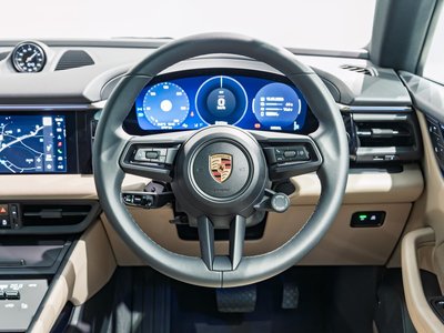 PORSCHE MACAN - 5