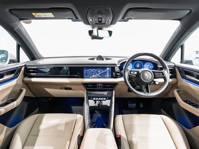 PORSCHE MACAN - 7