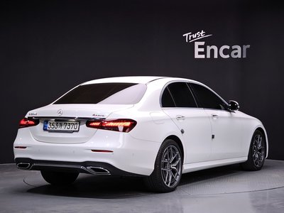MERCEDES-BENZ E-CLASS - 3