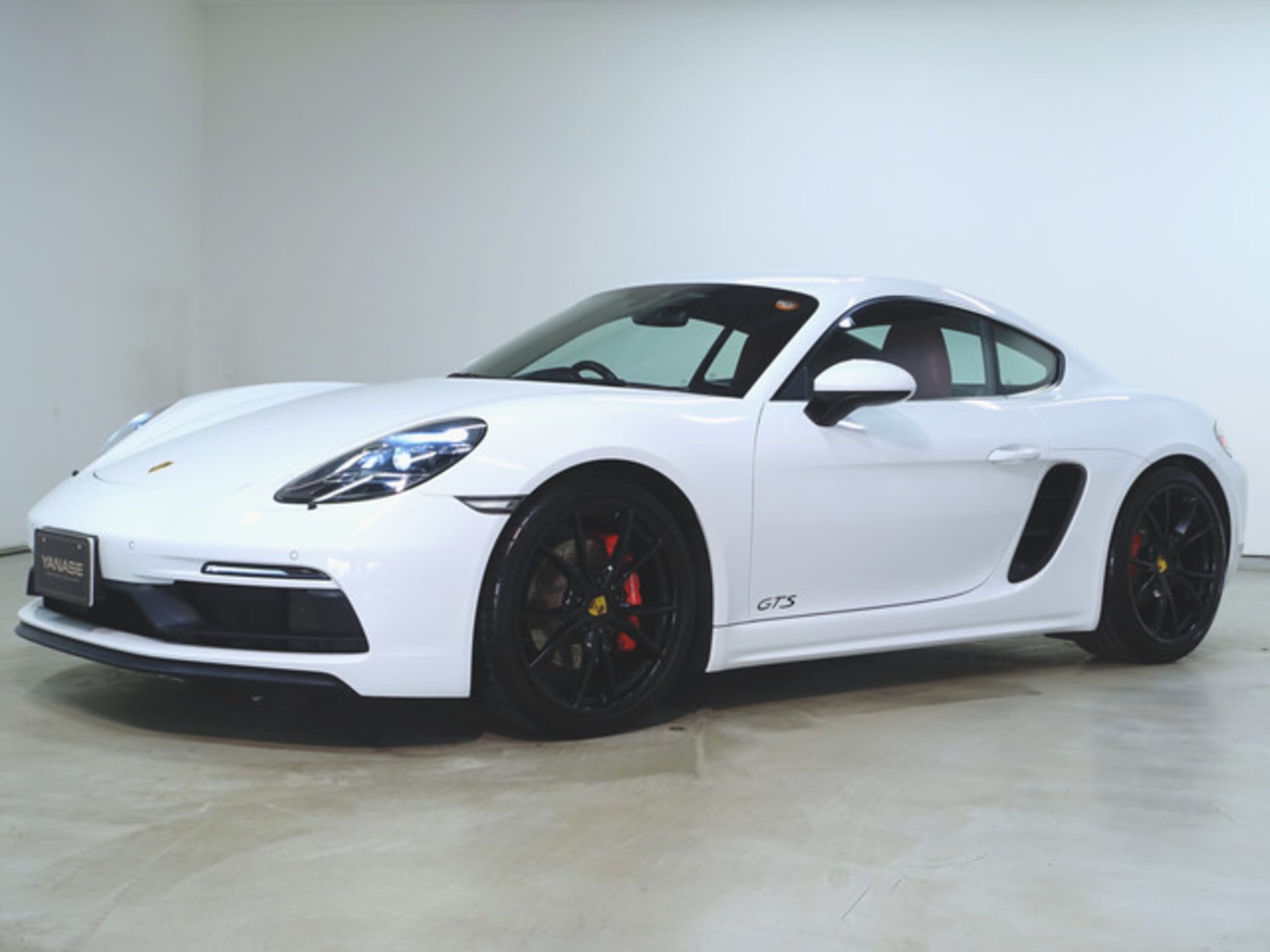 PORSCHE 718 CAYMAN - View 1
