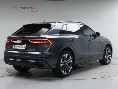 AUDI Q8 - 5