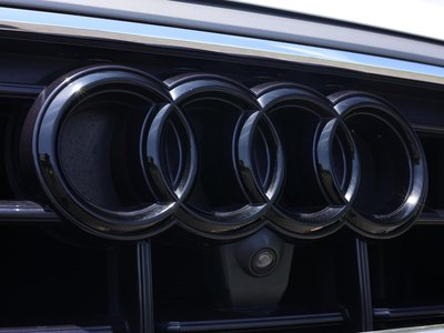 2020 AUDI Q8 thumbnail 38