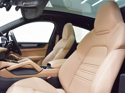 PORSCHE CAYENNE - 9