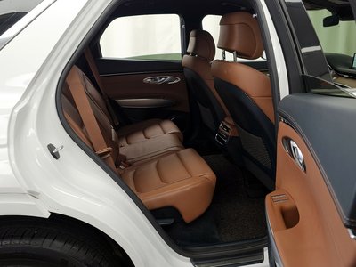 2022 Genesis GV70 — миниатюра 12