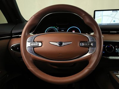 2022 Genesis GV70 — миниатюра 13