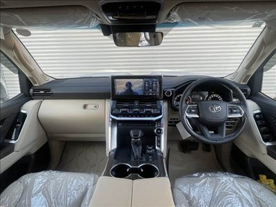 TOYOTA LAND CRUISER 300 - 5