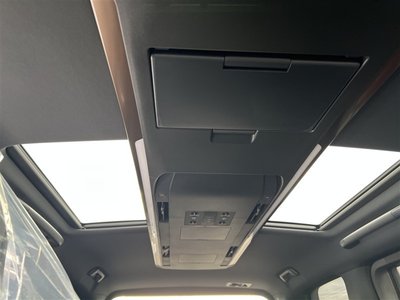 2024 Toyota ALPHARD — фото 2