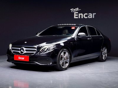 MERCEDES-BENZ E-CLASS - 1
