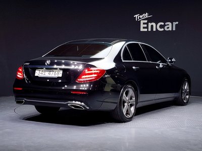 MERCEDES-BENZ E-CLASS - 3