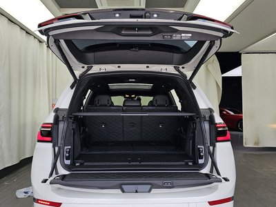 2024 BMW X7 — миниатюра 26