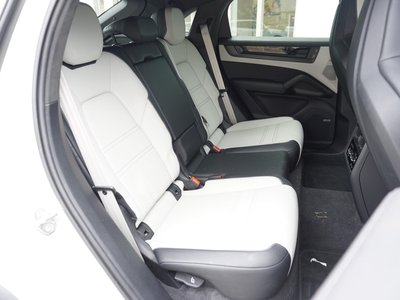 2024 Porsche CAYENNE 缩略图 31