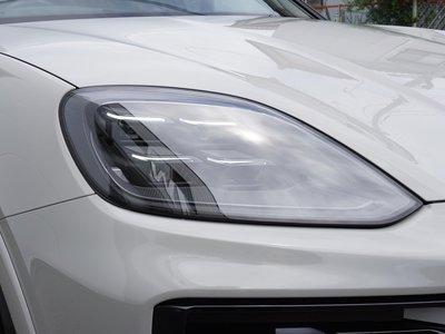 صورة 8 لـ 2024 Porsche CAYENNE
