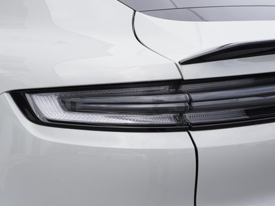 صورة 10 لـ 2024 Porsche CAYENNE