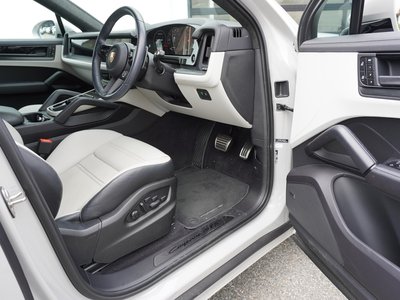2024 Porsche CAYENNE 缩略图 32