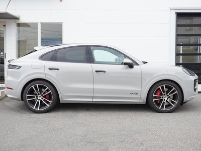 صورة 2 لـ 2024 Porsche CAYENNE