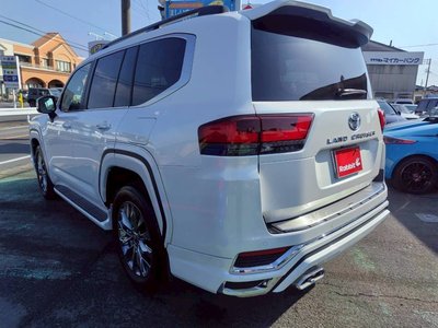 TOYOTA LAND CRUISER 300 - 7
