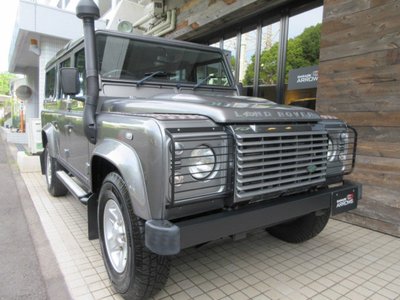 LAND ROVER DEFENDER - 10