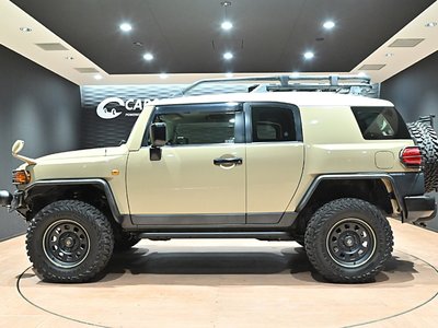TOYOTA FJ CRUISER - 5