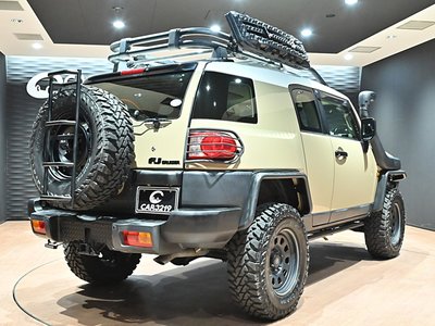 TOYOTA FJ CRUISER - 2