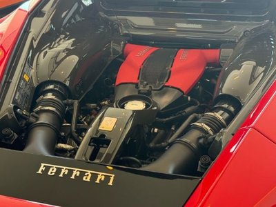 FERRARI F8 - 5