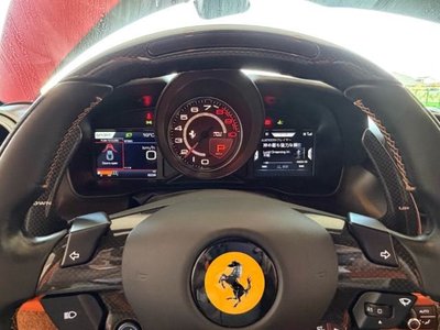 FERRARI F8 - 7