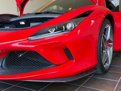 FERRARI F8 - 8