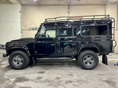 LAND ROVER DEFENDER - 4