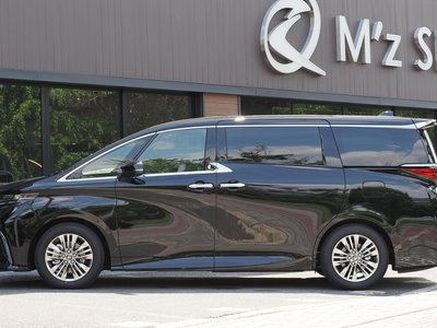 2026 Toyota ALPHARD — фото 5