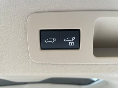 2023 Toyota LAND CRUISER 300 — миниатюра 31