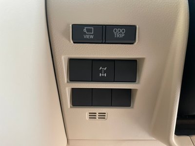 2023 Toyota LAND CRUISER 300 — миниатюра 24