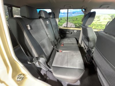 TOYOTA LAND CRUISER 70 - 9