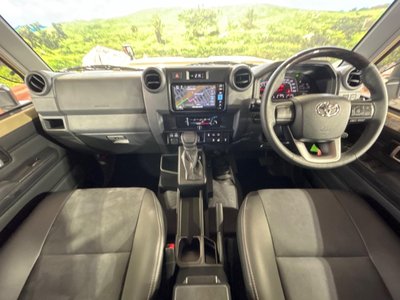 TOYOTA LAND CRUISER 70 - 2