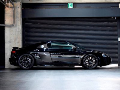AUDI R8 - 7