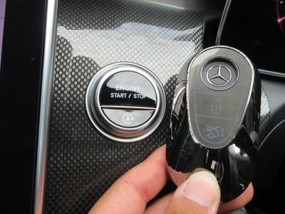 2025 Mercedes-BENZ C-CLASS — миниатюра 51