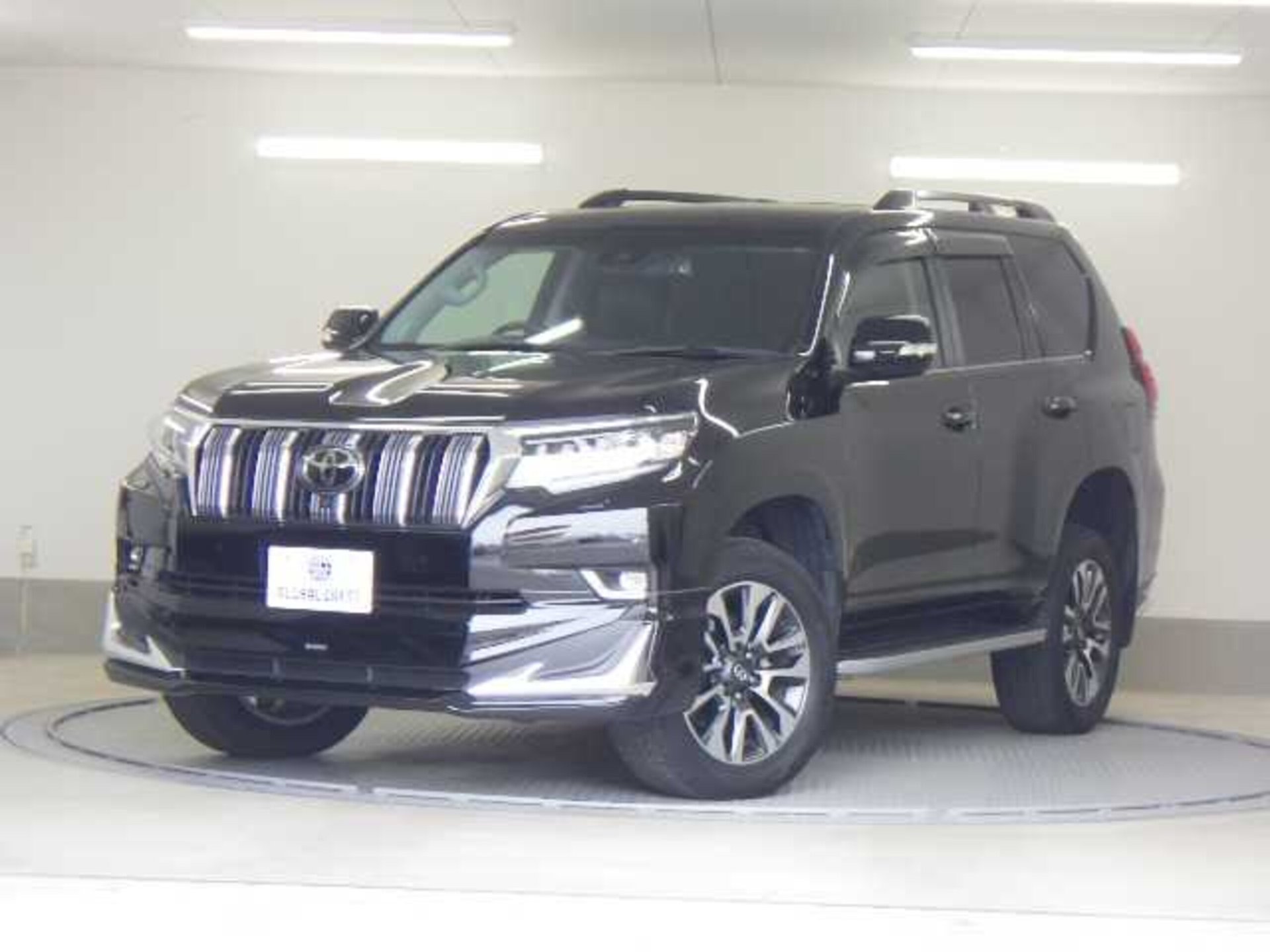 TOYOTA LAND CRUISER PRADO - View 1