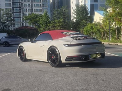 PORSCHE 911 - 4