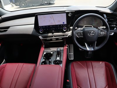 صورة 8 لـ 2024 Lexus RX