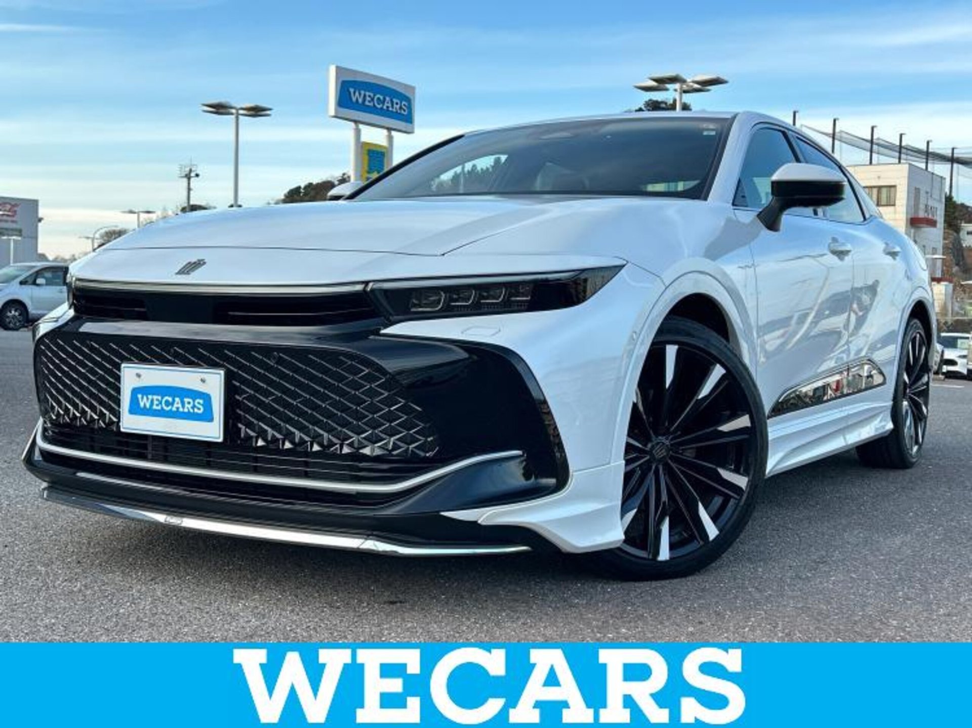 TOYOTA CROWN CROSSOVER - View 1