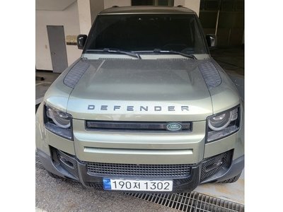 LAND ROVER DEFENDER - 1