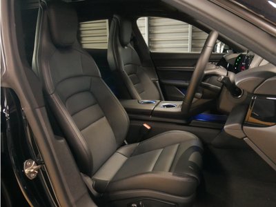 صورة 11 لـ 2025 Porsche TAYCAN