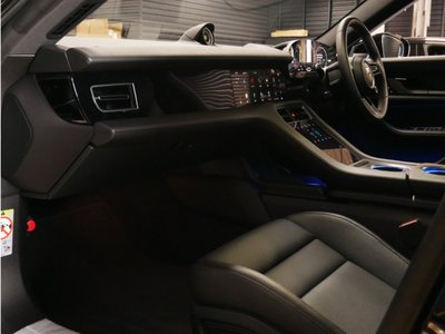 صورة 12 لـ 2025 Porsche TAYCAN