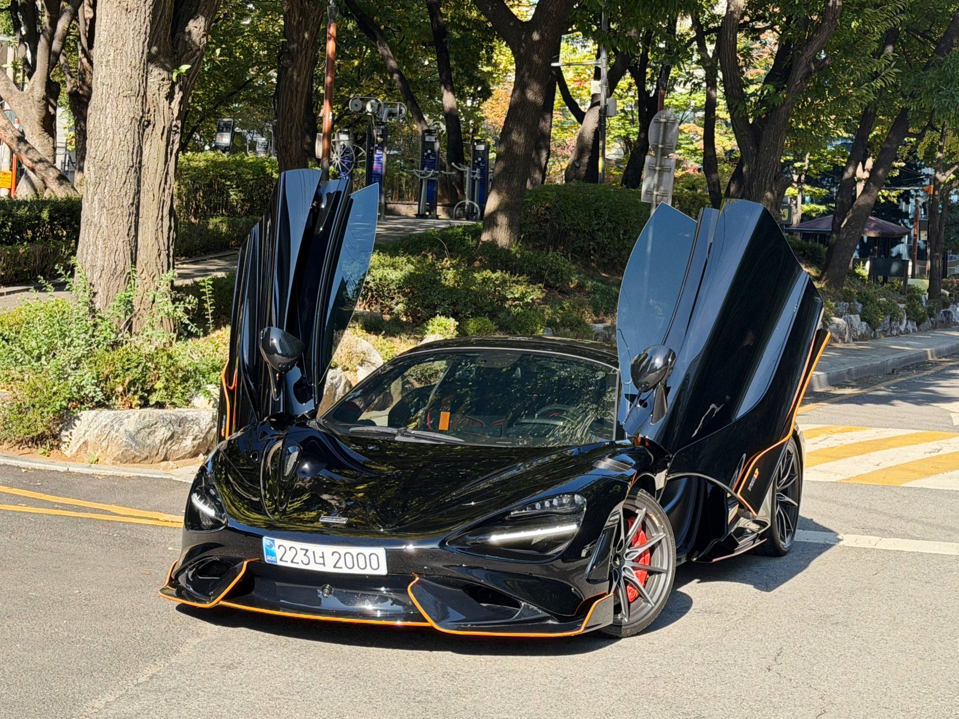MCLAREN 765LT - View 1