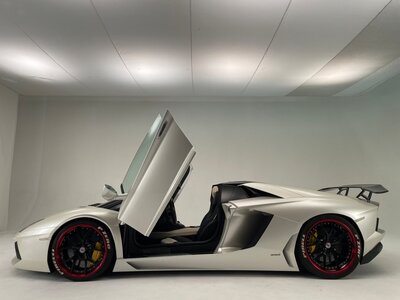LAMBORGHINI AVENTADOR ROADSTER
