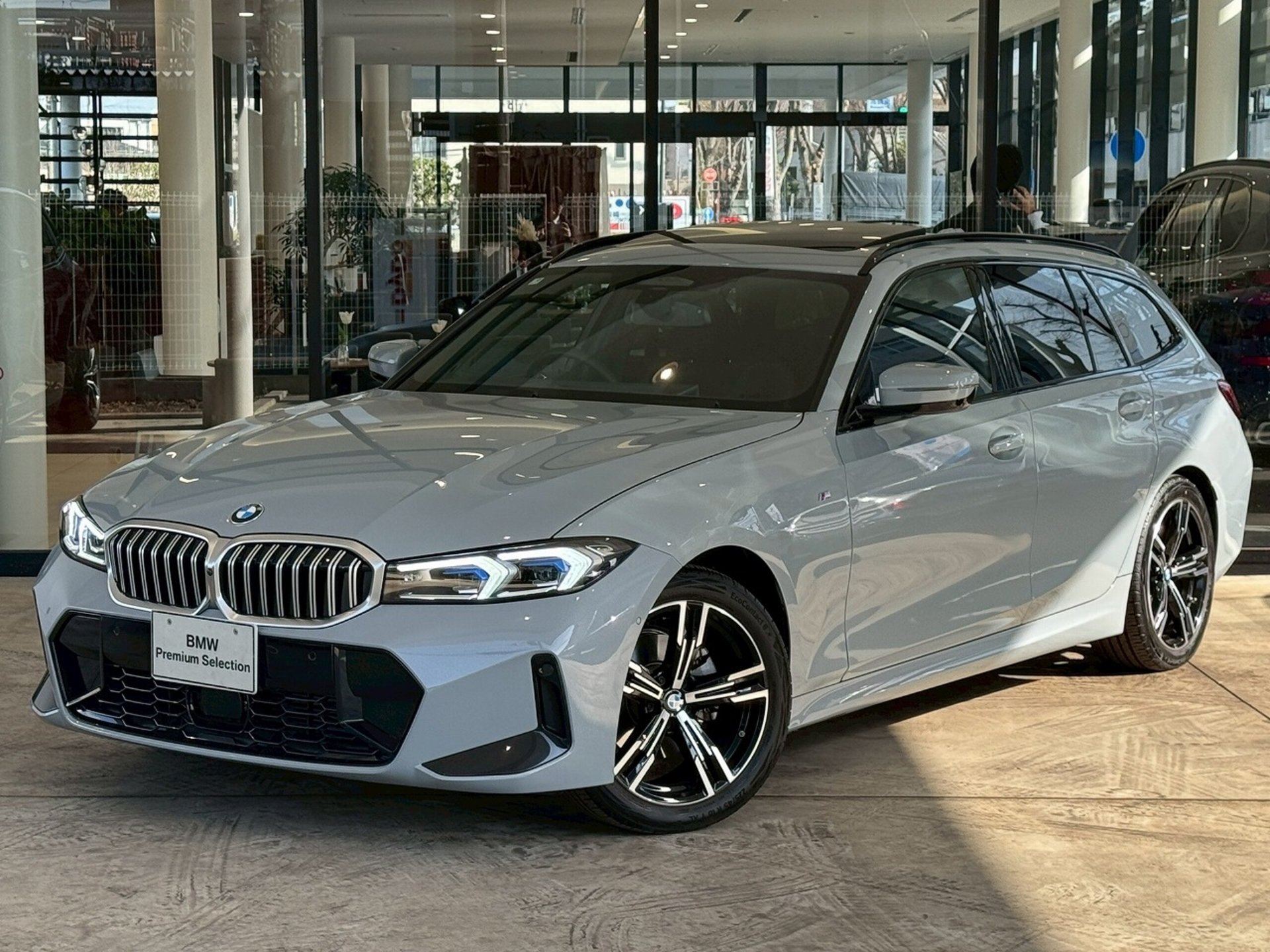 BMW 3 SERIES TOURING - View 1